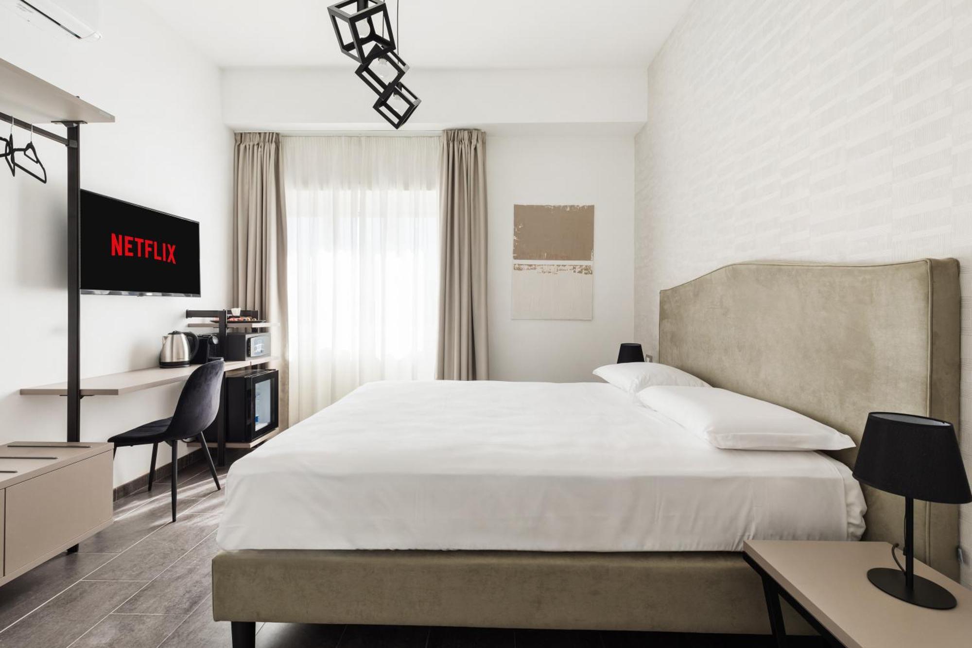 Adelante Rooms San Giovanni Rome Exterior photo