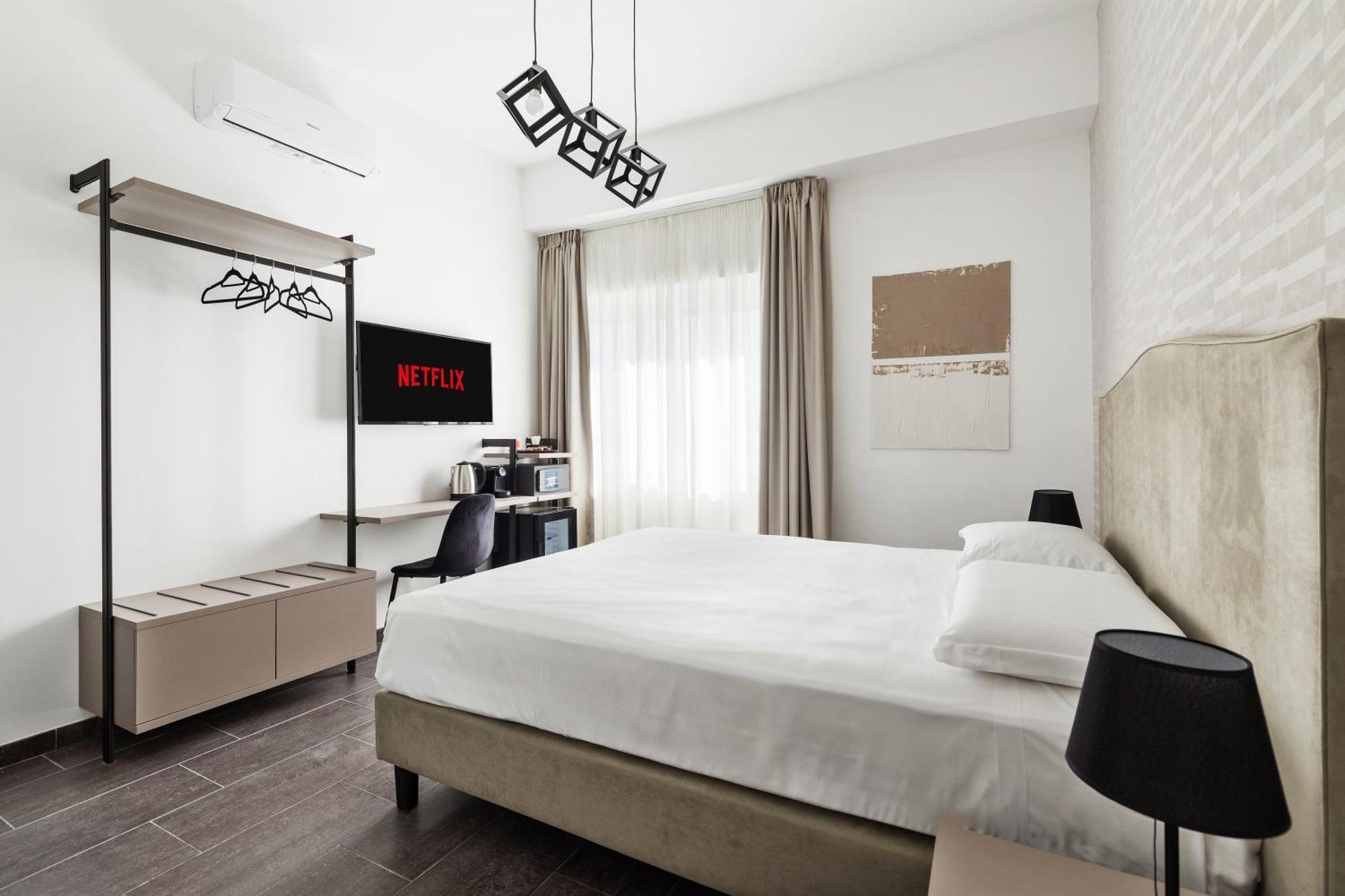 Adelante Rooms San Giovanni Rome Exterior photo